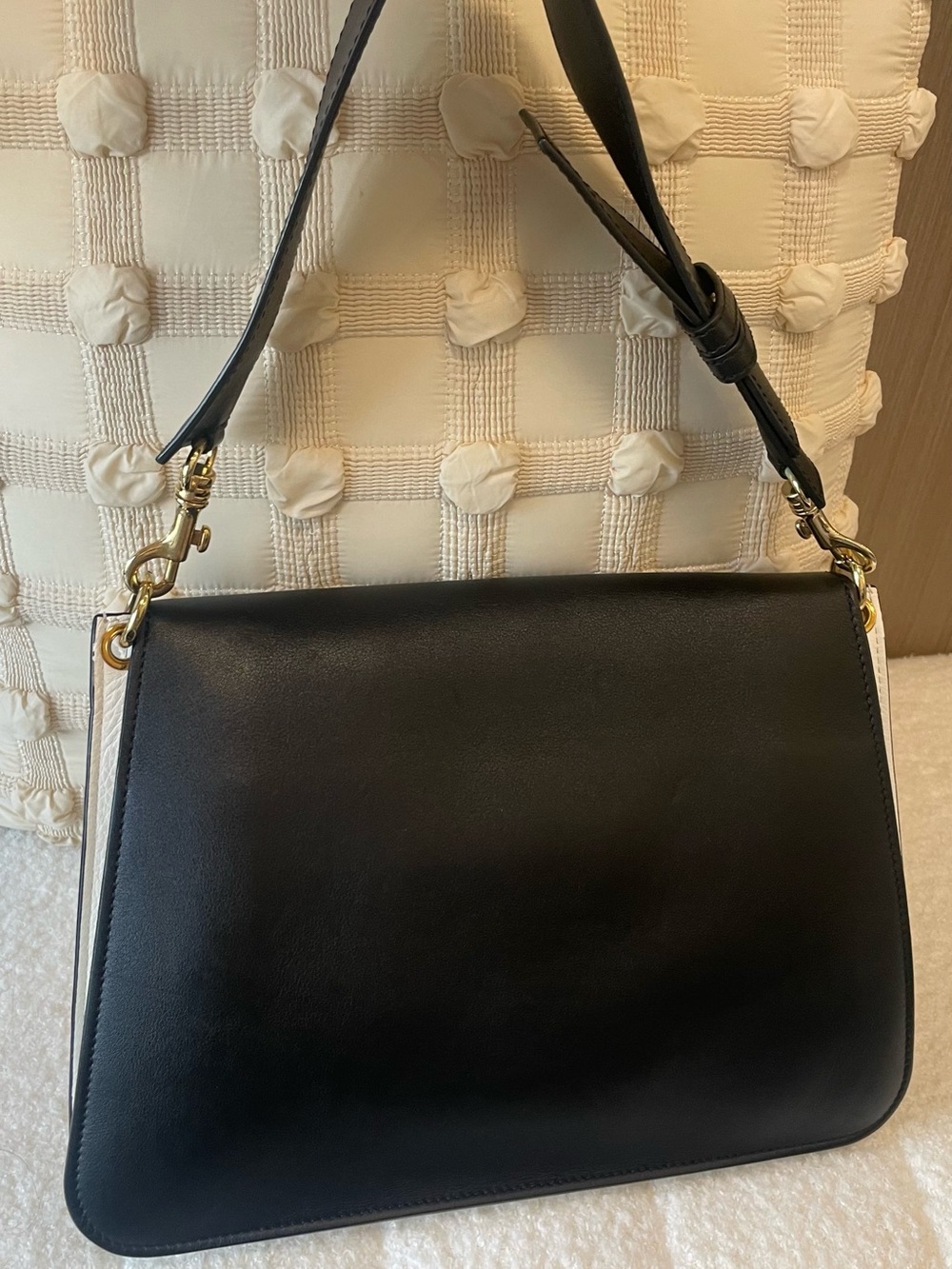 JW ANDERSON Authentic Pierce Black and White Leather Shoulder Bag with Gold Ring - Picture 2 of 13